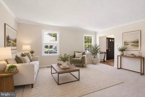 Living - 10400 Labrador Loop, Manassas, VA 20112 photo 1 of 11