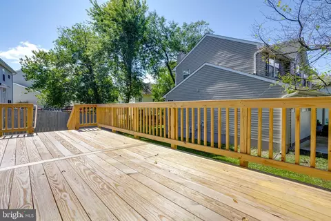 Exterior - 10400 Labrador Loop, Manassas, VA 20112 photo 5 of 11