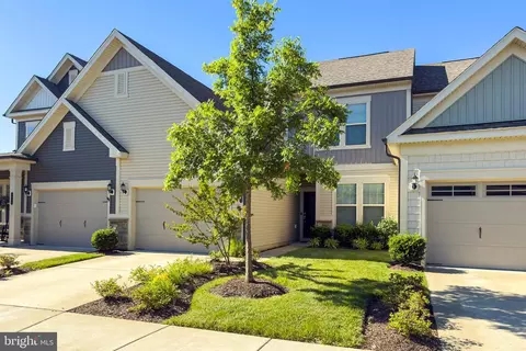 6312 Virginia Bluebell Ln, Haymarket, VA 20169