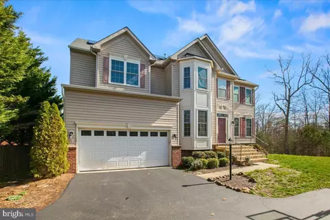 9141 Autumn Glory Ln, Bristow, VA 20136