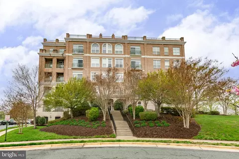 820 Belmont Bay Dr #401, Woodbridge, VA 22191