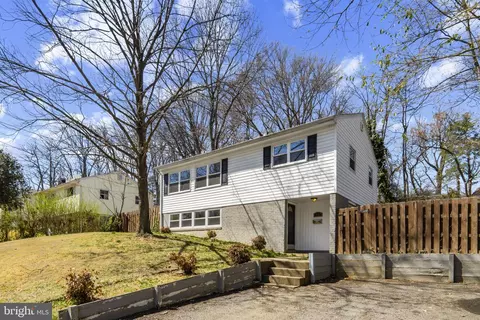 13312 Maple Leaf Ln, Woodbridge, VA 22191