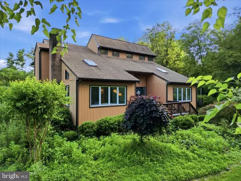 Exterior - 4366 Stepney Dr, Gainesville, VA 20155 photo 2 of 11