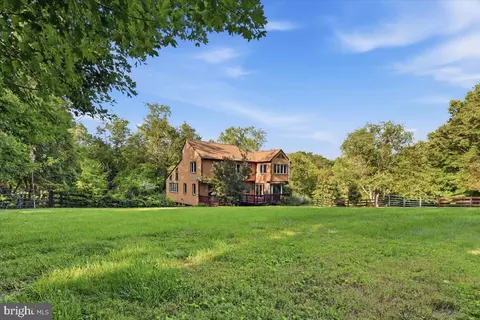 Exterior - 4366 Stepney Dr, Gainesville, VA 20155 photo 9 of 11