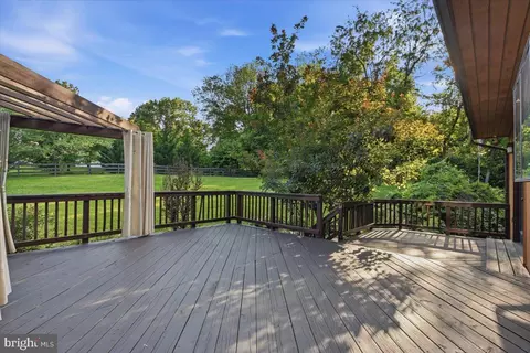 Exterior - 4366 Stepney Dr, Gainesville, VA 20155 photo 5 of 11