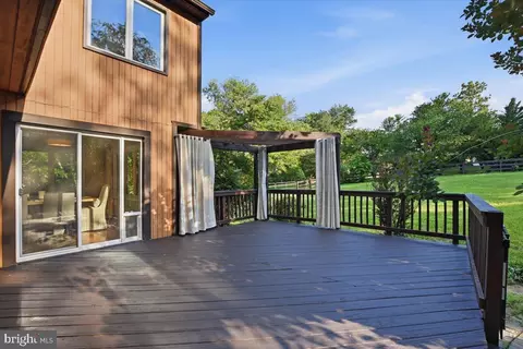 Exterior - 4366 Stepney Dr, Gainesville, VA 20155 photo 4 of 11