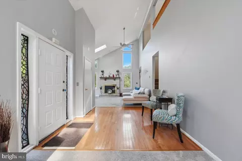 Entry Way - 4366 Stepney Dr, Gainesville, VA 20155 photo 4 of 5