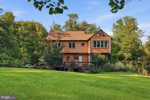 Exterior - 4366 Stepney Dr, Gainesville, VA 20155 photo 6 of 11