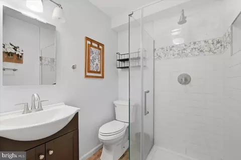 Bath - 4366 Stepney Dr, Gainesville, VA 20155 photo 5 of 5