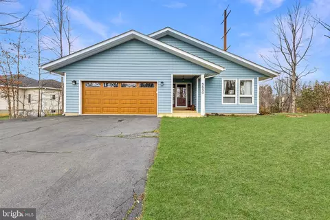 5850 Anthony Dr, Woodbridge, VA 22193