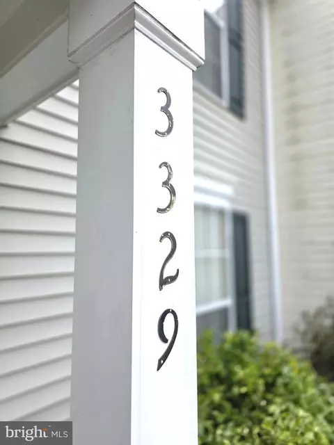 3329 Esquarre Ct, Woodbridge, VA 22193