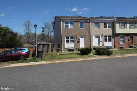 2915 Pheasant Ln, Woodbridge, VA 22191