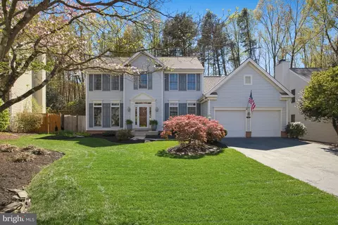 3937 Leaf Lawn Ln, Woodbridge, VA 22192