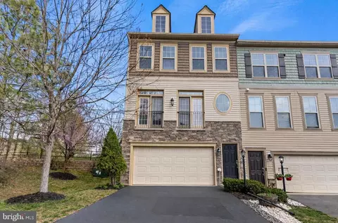 1401 Occoquan Heights Ct, Occoquan, VA 22125