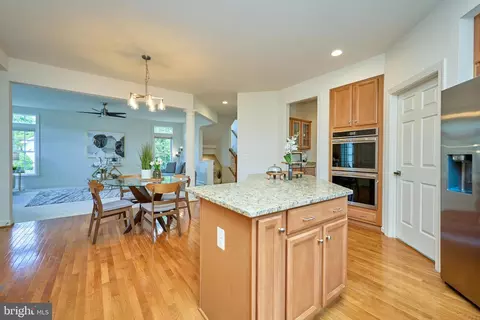 Kitchen - 6910 Bitterroot Ct, Gainesville, VA 20155 photo 3 of 4