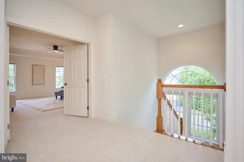 Entry Way - 6910 Bitterroot Ct, Gainesville, VA 20155 photo 5 of 7