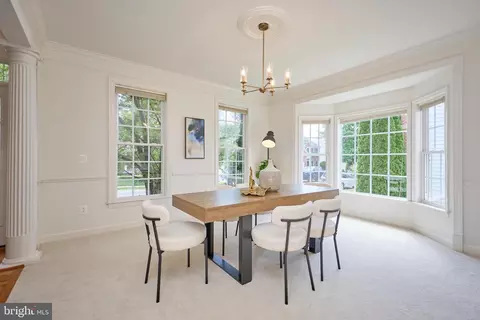 Dining - 6910 Bitterroot Ct, Gainesville, VA 20155 photo 4 of 7