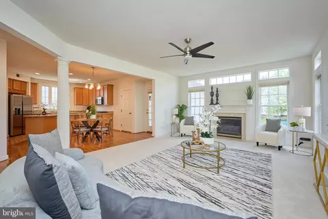 Living - 6910 Bitterroot Ct, Gainesville, VA 20155 photo 2 of 12