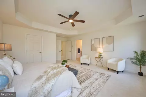 Bedroom - 6910 Bitterroot Ct, Gainesville, VA 20155 photo 2 of 8
