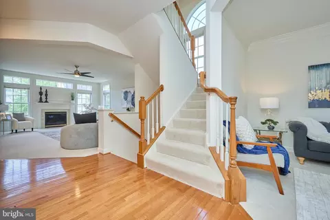 Entry Way - 6910 Bitterroot Ct, Gainesville, VA 20155 photo 4 of 7