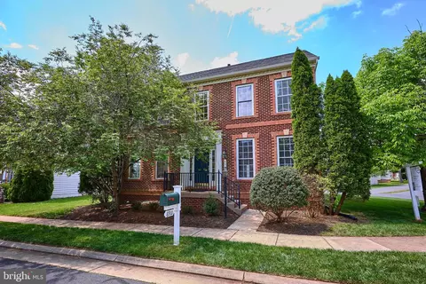 6910 Bitterroot Ct, Gainesville, VA 20155