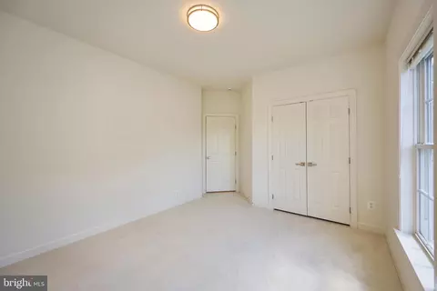 Bedroom - 6910 Bitterroot Ct, Gainesville, VA 20155 photo 8 of 8