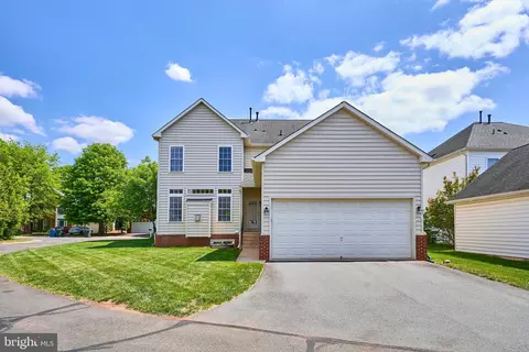 Exterior - 6910 Bitterroot Ct, Gainesville, VA 20155 photo 3 of 5