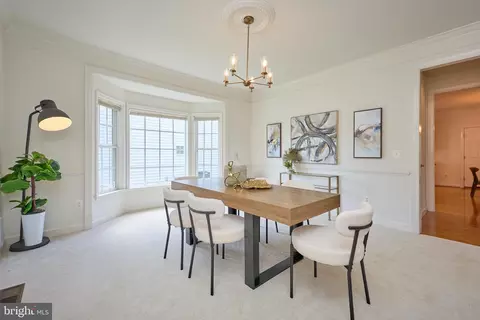 Dining - 6910 Bitterroot Ct, Gainesville, VA 20155 photo 5 of 7