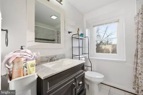 Bath - 7526 Campbell Ct, Manassas, VA 20109 photo 1 of 3