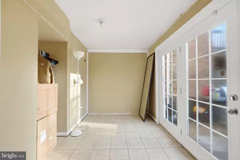 Entry Way - 7526 Campbell Ct, Manassas, VA 20109 photo 6 of 6