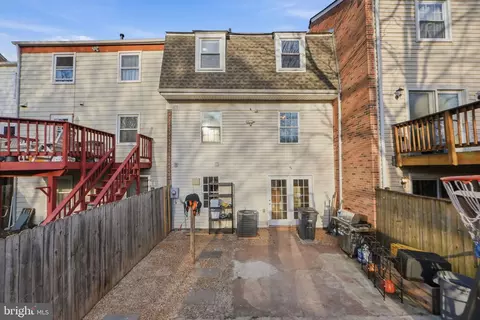 Exterior - 7526 Campbell Ct, Manassas, VA 20109 photo 7 of 9