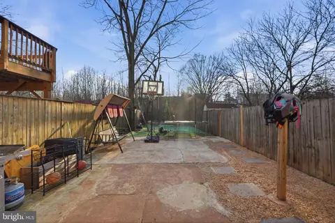 Exterior - 7526 Campbell Ct, Manassas, VA 20109 photo 6 of 9