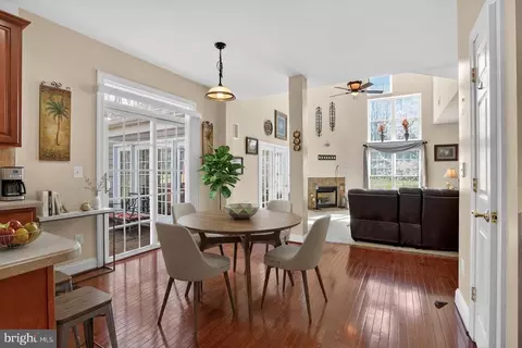 Dining - 3308 Mccorkle Ct, Triangle, VA 22172 photo 4 of 4