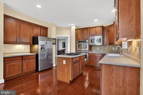 Kitchen - 3308 Mccorkle Ct, Triangle, VA 22172 photo 2 of 6
