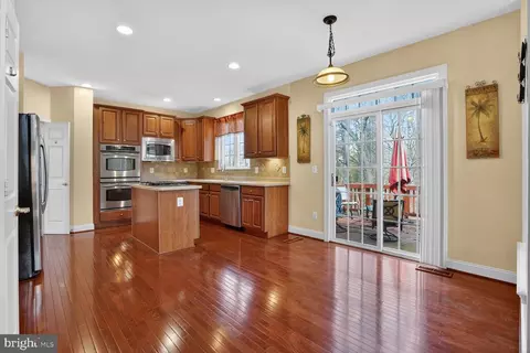 Kitchen - 3308 Mccorkle Ct, Triangle, VA 22172 photo 5 of 6