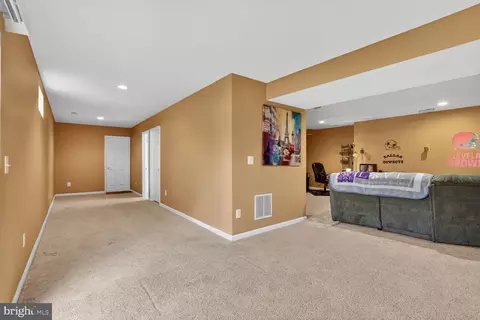 Entry Way - 3308 Mccorkle Ct, Triangle, VA 22172 photo 10 of 12