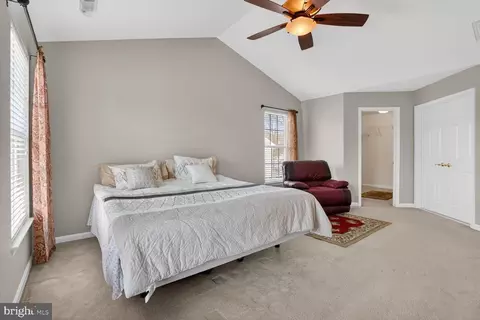 Bedroom - 3308 Mccorkle Ct, Triangle, VA 22172 photo 4 of 9