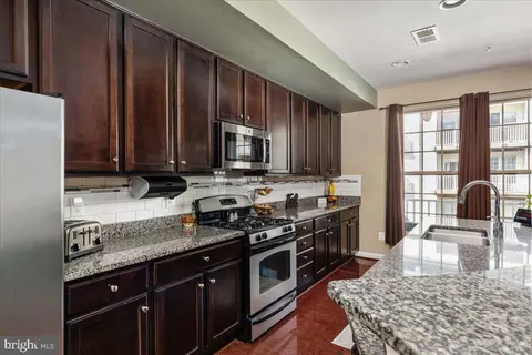 Kitchen - 7828 Cedar Branch Dr, Gainesville, VA 20155 photo 3 of 5