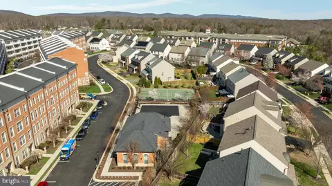 View/Area - 7828 Cedar Branch Dr, Gainesville, VA 20155 photo 2 of 7