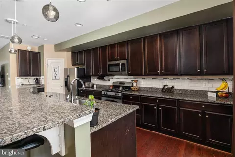 Kitchen - 7828 Cedar Branch Dr, Gainesville, VA 20155 photo 2 of 5