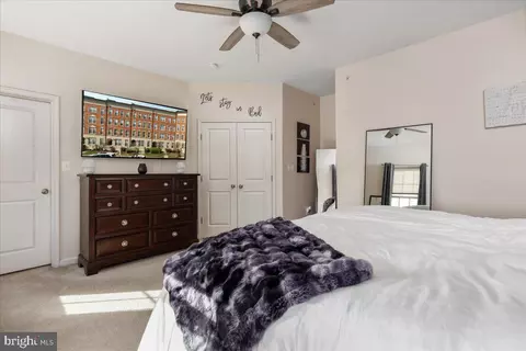 Bedroom - 7828 Cedar Branch Dr, Gainesville, VA 20155 photo 3 of 5