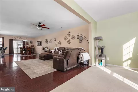 Entry Way - 7828 Cedar Branch Dr, Gainesville, VA 20155 photo 3 of 4