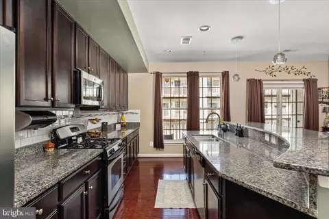 Kitchen - 7828 Cedar Branch Dr, Gainesville, VA 20155 photo 5 of 5