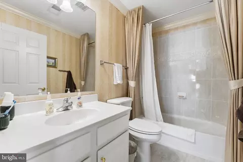 Bath - 9709 Seafield Pl, Bristow, VA 20136 photo 5 of 6