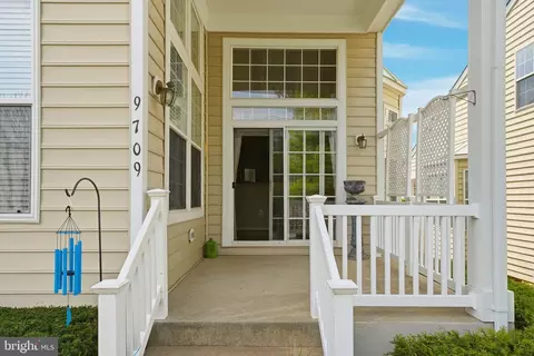 Exterior - 9709 Seafield Pl, Bristow, VA 20136 photo 6 of 12