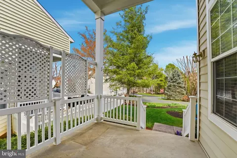 Exterior - 9709 Seafield Pl, Bristow, VA 20136 photo 5 of 12