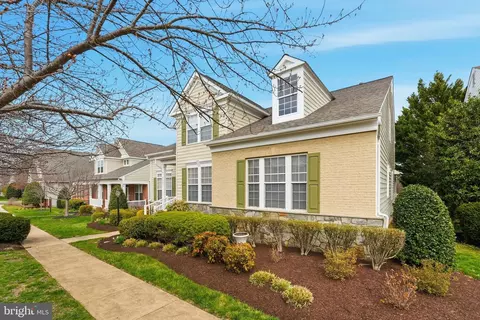 Exterior - 9709 Seafield Pl, Bristow, VA 20136 photo 3 of 12