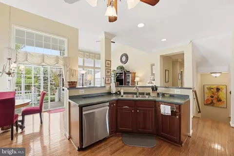 Kitchen - 9709 Seafield Pl, Bristow, VA 20136 photo 4 of 4