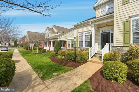 Exterior - 9709 Seafield Pl, Bristow, VA 20136 photo 4 of 12