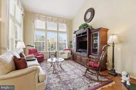 Living - 9709 Seafield Pl, Bristow, VA 20136 photo 2 of 3